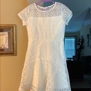 Adorable white GB Girls dress! No back button.